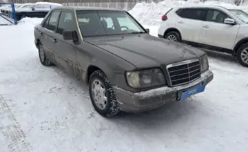 Mercedes-Benz E-Класс 1993 года за 2 000 000 тг. в Усть-Каменогорск фото 3