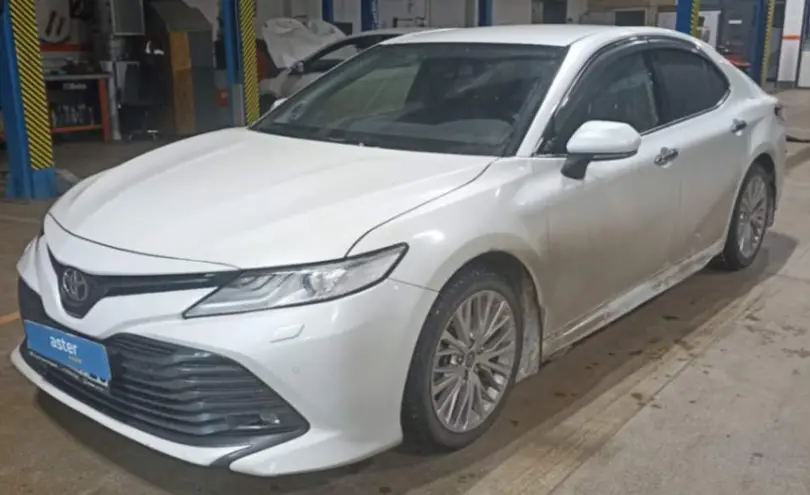 Toyota Camry 2019 года за 12 000 000 тг. в Караганда