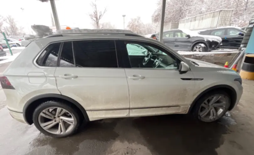Volkswagen Tiguan 2021 года за 16 000 000 тг. в Алматы фото 4