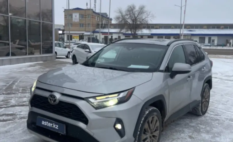 Toyota RAV4 2022 года за 16 000 000 тг. в Уральск