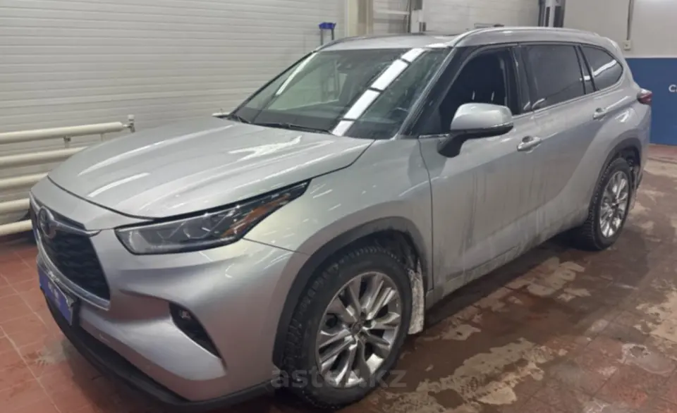 Toyota Highlander 2021 года за 25 000 000 тг. в Астана