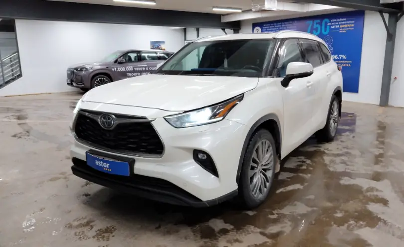 Toyota Highlander 2020 года за 23 500 000 тг. в Астана