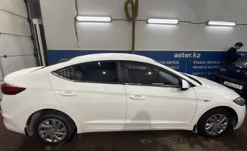 Hyundai Elantra 2018 года за 6 900 000 тг. в Астана фото 4