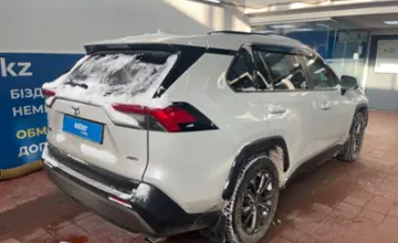 Toyota RAV4 2022 года за 17 500 000 тг. в Астана