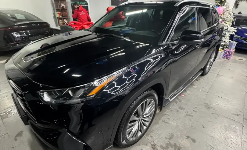 Toyota Highlander 2021 года за 27 000 000 тг. в Астана