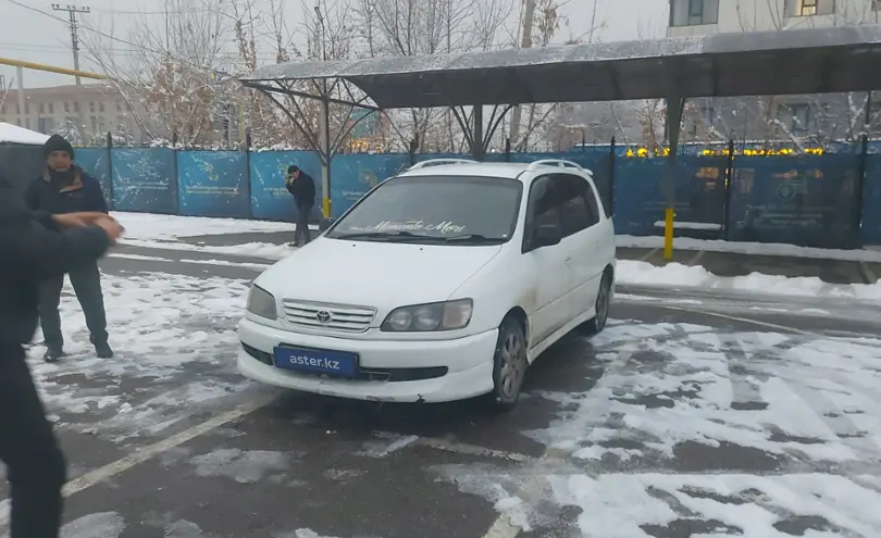 Toyota Ipsum 1997 года за 3 000 000 тг. в Алматы