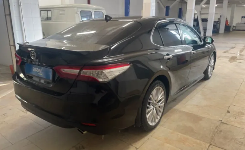 Toyota Camry 2019 года за 14 500 000 тг. в Актобе фото 5