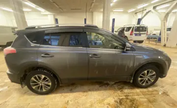 Toyota RAV4 2017 года за 10 000 000 тг. в Актобе фото 4