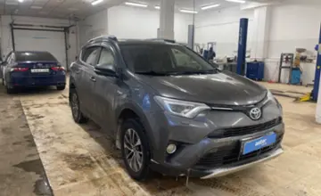 Toyota RAV4 2017 года за 10 000 000 тг. в Актобе фото 3