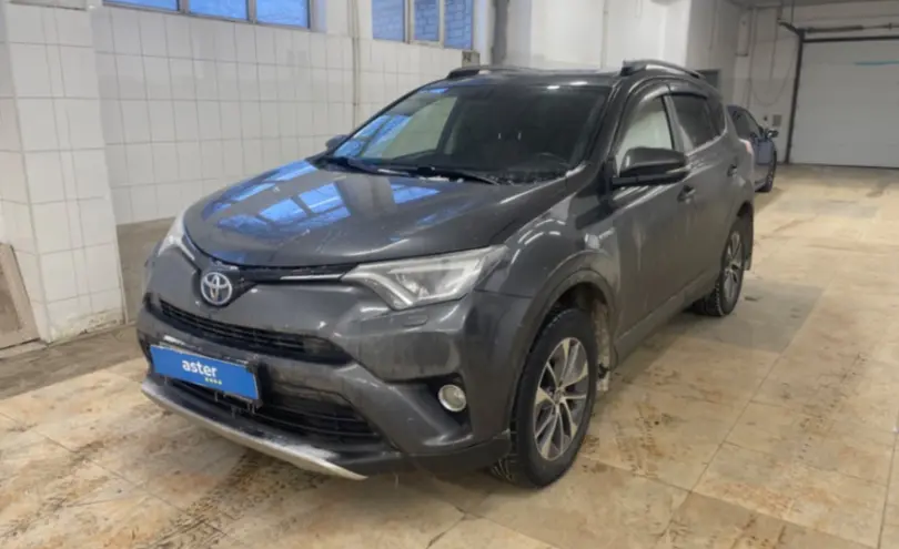 Toyota RAV4 2017 года за 10 000 000 тг. в Актобе