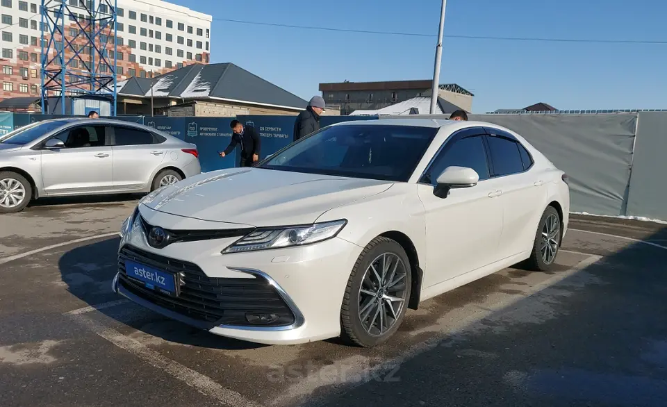 Toyota Camry 2021 года за 18 000 000 тг. в Шымкент