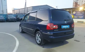 Volkswagen Sharan 2004 года за 3 900 000 тг. в Шымкент фото 4