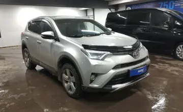 Toyota RAV4 2016 года за 11 500 000 тг. в Астана фото 2