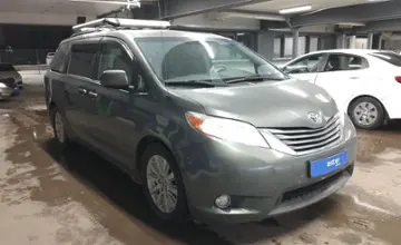 Toyota Sienna 2014 года за 11 000 000 тг. в Астана фото 2