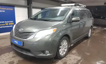Toyota Sienna 2014 года за 11 000 000 тг. в Астана фото 1