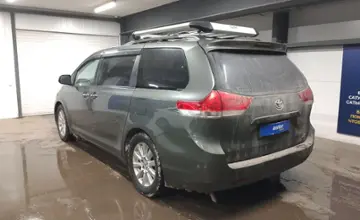 Toyota Sienna 2014 года за 11 000 000 тг. в Астана фото 4