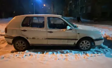 Volkswagen Golf 1993 года за 1 100 000 тг. в Караганда фото 2