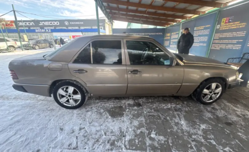 Mercedes-Benz W124 1989 года за 800 000 тг. в Талдыкорган фото 4