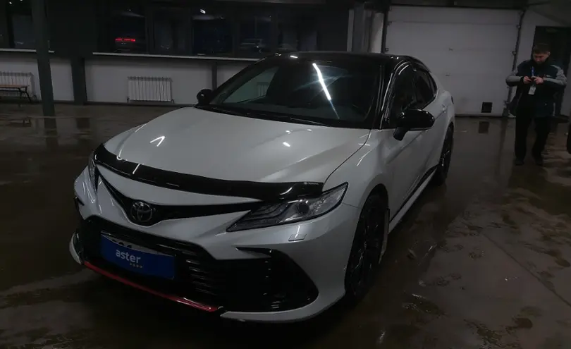 Toyota Camry 2021 года за 19 000 000 тг. в Астана