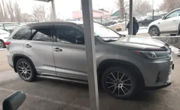 Toyota Highlander 2017 года за 21 000 000 тг. в Алматы фото 4