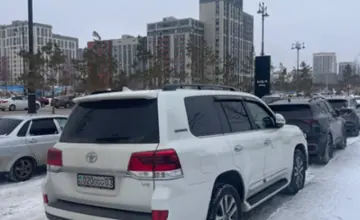 Toyota Land Cruiser 2016 года за 30 500 000 тг. в Астана