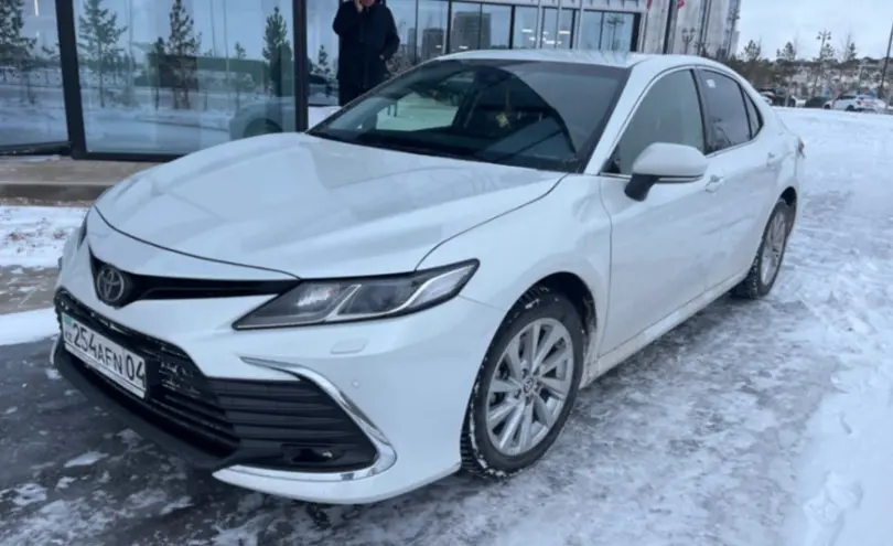 Toyota Camry 2023 года за 14 000 000 тг. в Астана