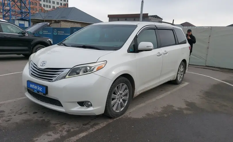 Toyota Sienna 2017 года за 13 000 000 тг. в Шымкент