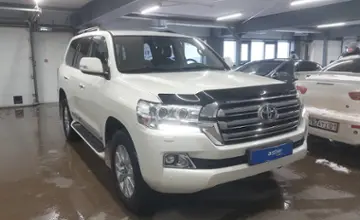 Toyota Land Cruiser 2020 года за 40 000 000 тг. в Астана фото 2