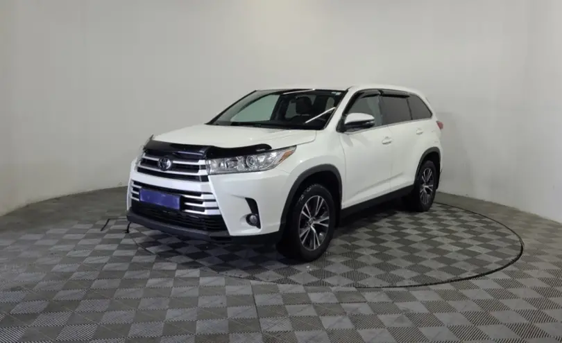 Toyota Highlander 2019 года за 17 990 000 тг. в Алматы