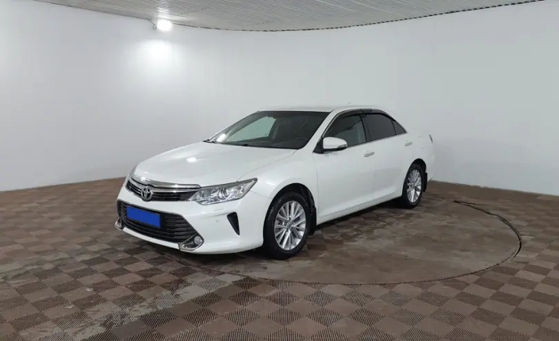 Toyota Camry 2015 года за 13 490 000 тг. в Шымкент