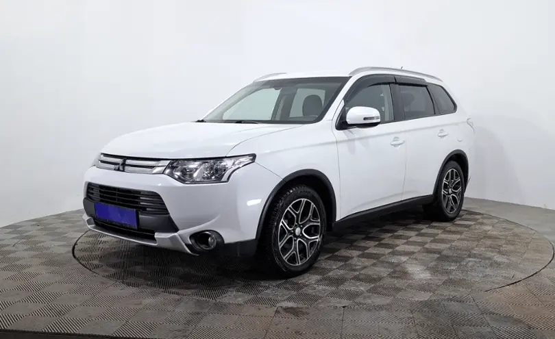 Mitsubishi Outlander 2014 года за 7 990 000 тг. в Астана