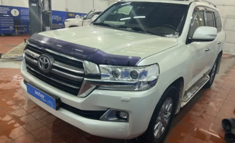 Toyota Land Cruiser 2016 года за 30 000 000 тг. в Астана