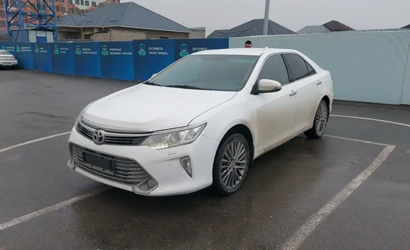 Toyota Camry 2017 года за 13 000 000 тг. в Шымкент