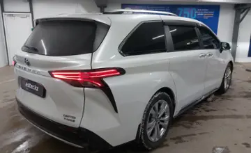 Toyota Sienna 2022 года за 28 000 000 тг. в Астана фото 3
