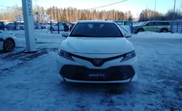Toyota Camry 2017 года за 12 800 000 тг. в Усть-Каменогорск фото 2