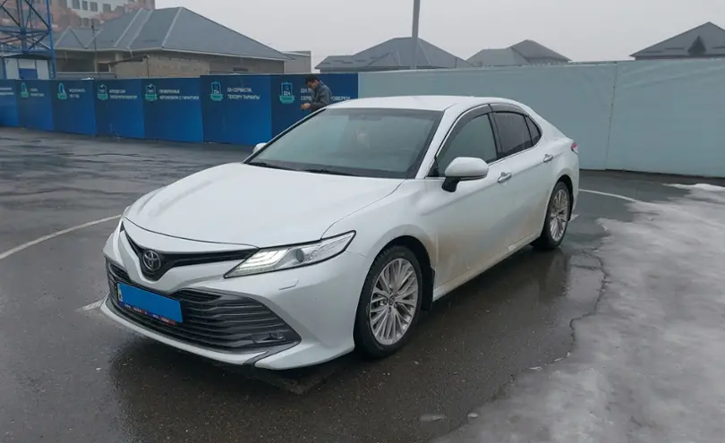 Toyota Camry 2018 года за 14 000 000 тг. в Шымкент