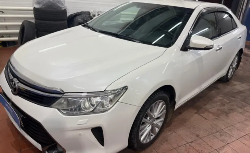 Toyota Camry 2015 года за 10 500 000 тг. в Астана