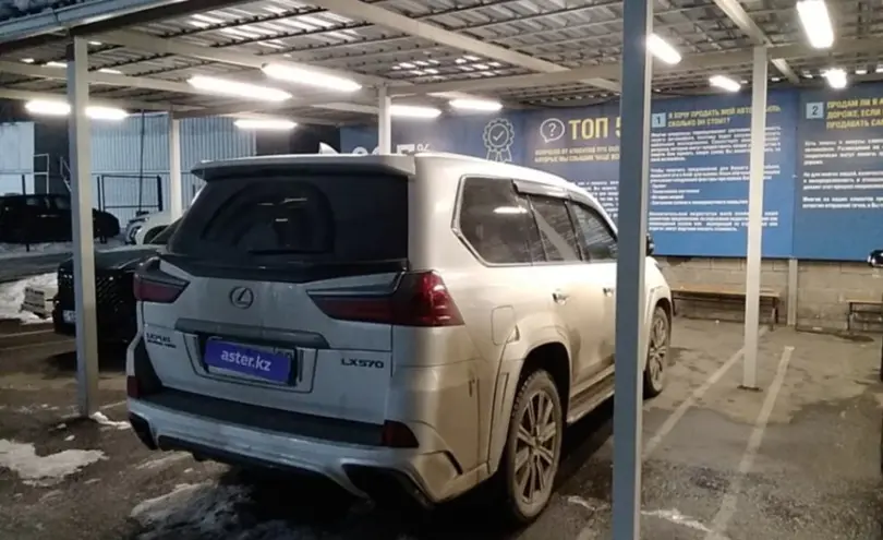 Lexus LX 2018 года за 45 000 000 тг. в Алматы фото 5