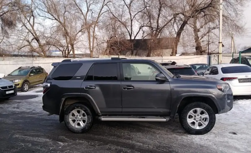 Toyota 4Runner 2018 года за 18 500 000 тг. в Алматы фото 4