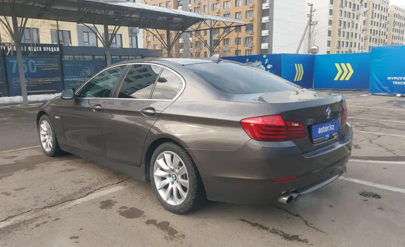 BMW 5 серии 2014 года за 8 000 000 тг. в Алматы фото 4