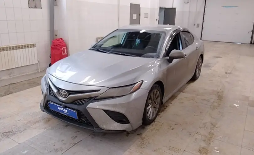 Toyota Camry 2019 года за 12 700 000 тг. в Актобе