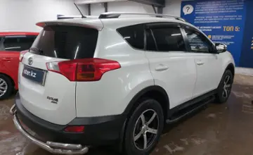 Toyota RAV4 2015 года за 11 500 000 тг. в Астана фото 3
