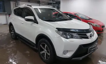 Toyota RAV4 2015 года за 11 500 000 тг. в Астана фото 2