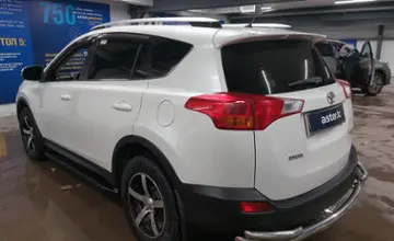 Toyota RAV4 2015 года за 11 500 000 тг. в Астана фото 4