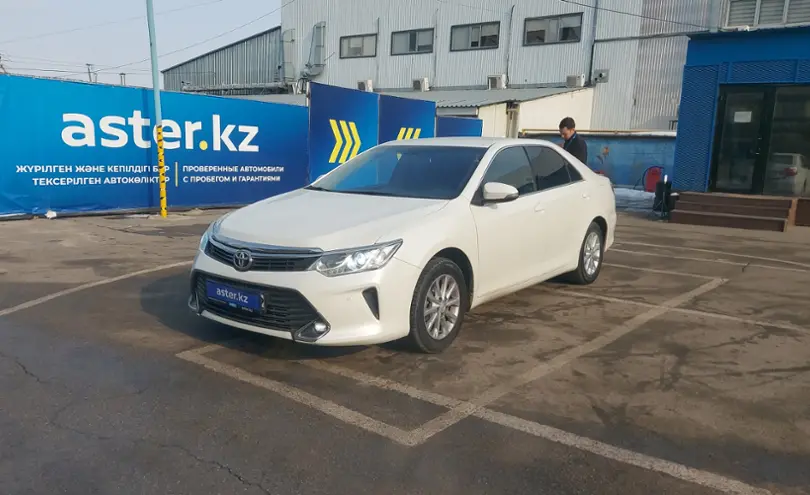 Toyota Camry 2017 года за 10 500 000 тг. в Алматы