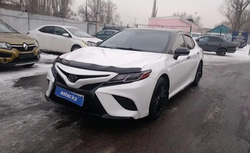 Toyota Camry 2020 года за 9 000 000 тг. в Алматы