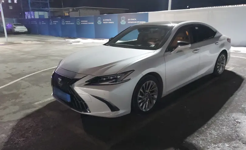 Lexus ES 2021 года за 32 000 000 тг. в Шымкент