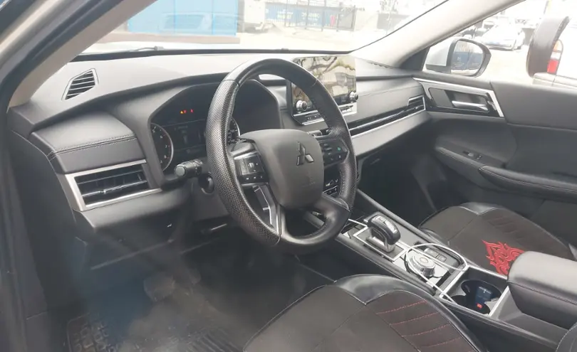 Mitsubishi Outlander 2022 года за 16 700 000 тг. в Алматы фото 5