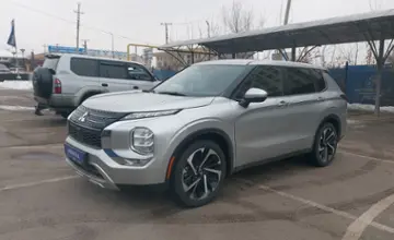 Mitsubishi Outlander 2022 года за 16 700 000 тг. в Алматы фото 1