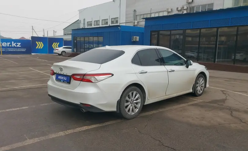 Toyota Camry 2019 года за 14 500 000 тг. в Алматы фото 3